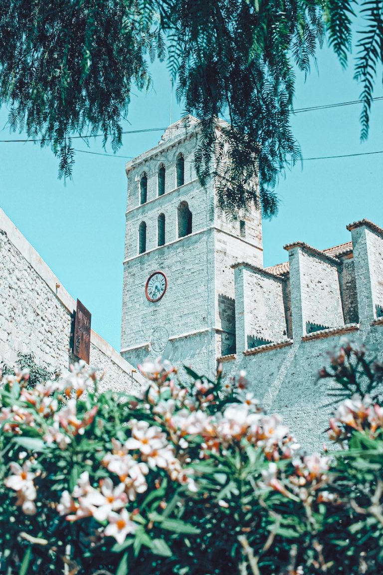 Catedral de Santa Maria de les Neus en el Castillo de Ibiza