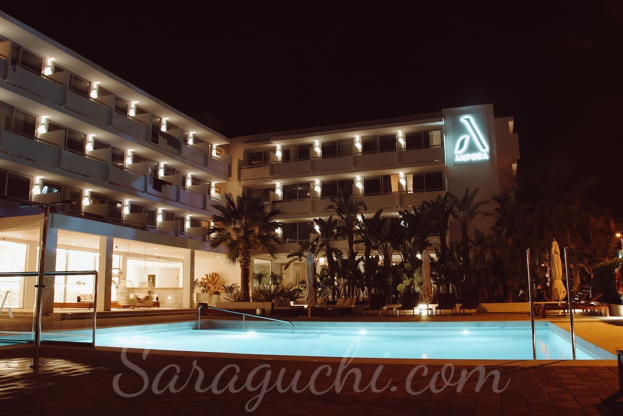 Piscina del Hotel Anfora Ibiza de noche