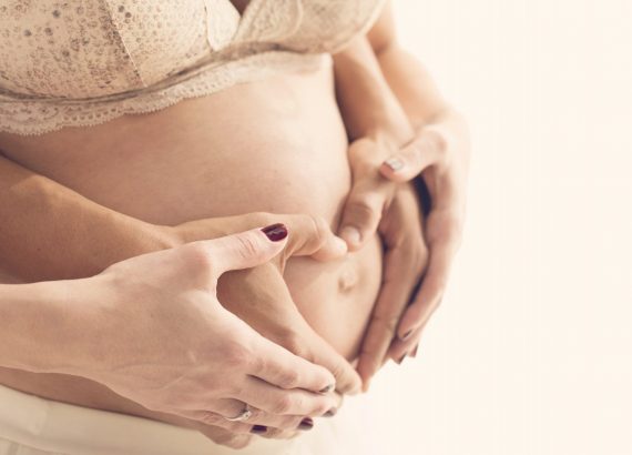 Sesion Familiar de embarazo por Babyphotobarcelona